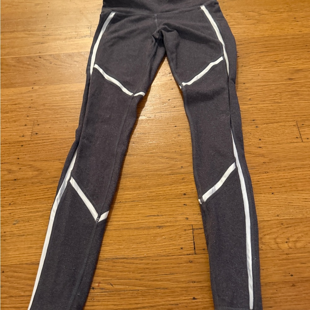 Alo grey leggings with White Accents